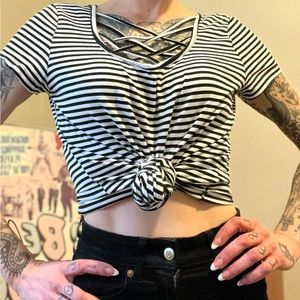 Cross front striped tee XL